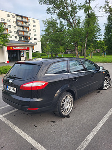 Ford Mondeo (4 foto / 10)