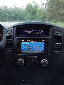 Mitsubishi Pajero 4 (11 foto / 14)