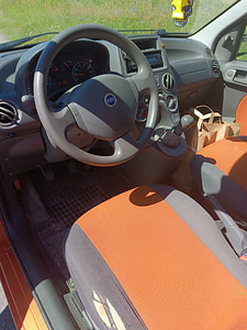 Fiat Panda (7 foto / 11)