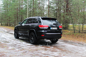 Jeep Grand Cherokee (9 foto / 11)