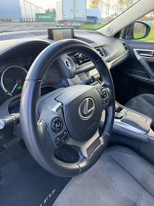 Lexus CT 200h (10 foto / 15)