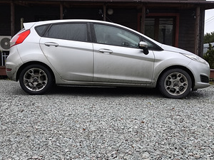 Ford Fiesta (2 foto / 6)