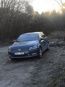 VW Passat (4 фото из 6)