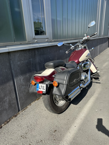 Suzuki VZ 800