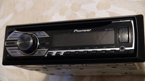 Pioneer DEH-4500BT (1 foto / 6)