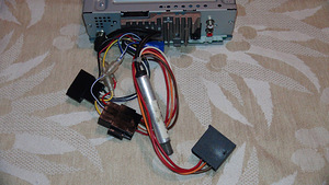 Pioneer DEH-4800BT (5 foto / 5)