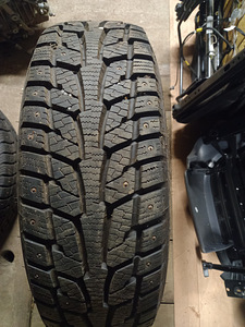 Naastrehvid Hancook 215.65.16c (1 foto / 2)