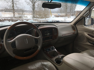 Lincoln Navigator (6 foto / 8)
