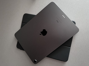 iPad Air 4 (2020) 64 ГБ (1 фото из 3)