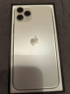iPhone 11 про 256 гб (2 фото из 5)