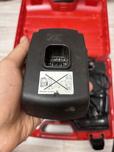 Hilti SF-121-A/SF-144-A aku ja laadija komplektid (5 foto / 7)