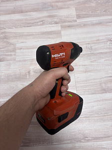 Hilti akukomplektid koos akude ja laadijatega (6 foto / 8)