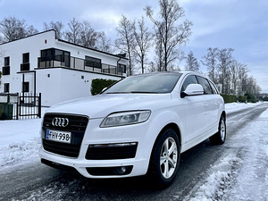 Audi Q7 S-line (1 фото из 15)