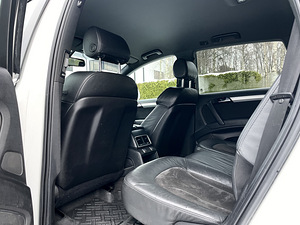 Audi Q7 S-line (13 фото из 15)