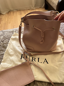 Furla leather bucket bag (2 foto / 4)
