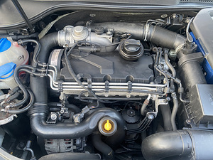 Volkswagen Golf 1.9 R4 Tdi 77kW (6 foto / 15)