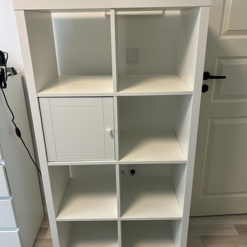 IKEA KALLAX riiul koos uksega