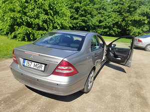 Mercedes-Benz C180 Compressor (2 foto / 5)