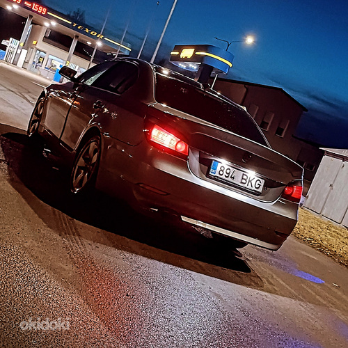 BMW E60 (фото #1)