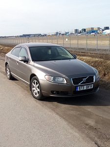 Volvo S-80 (1 foto / 12)