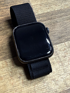 Apple Watch SE 44mm, Uus aku (1 foto / 7)