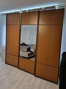 Müüa garderoob lükanduste ja peegliga (1 foto / 3)