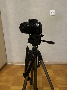 Фотоопарат CANON