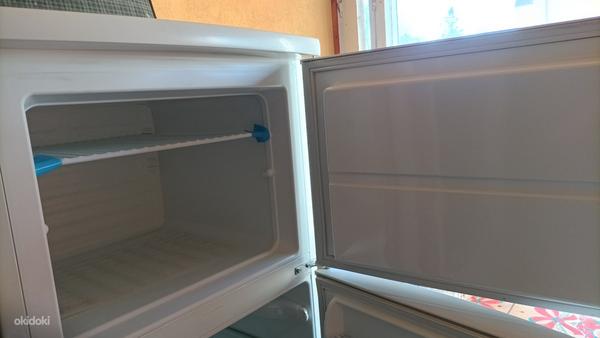 Двухкамерный холодильник ELECTROLUX CT280 (фото #9)