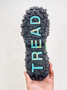Off-White Nike Air Terra (2 foto / 7)