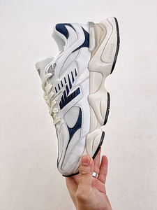 New Balance 9060 (2 foto / 5)