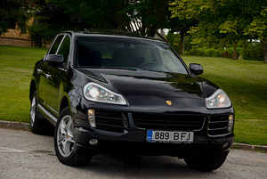 Porsche Cayenne (2 фото из 7)