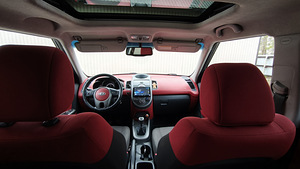 KIA SOUL (5 foto / 9)