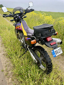 Suzuki DR650SE (6 foto / 8)