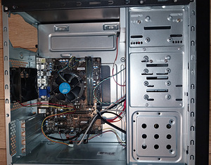 MSI Motherboard korpusega (1 foto / 2)