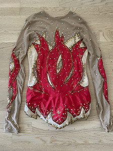 Iluvõimlemiskostüüm s 158 (1 foto / 2)