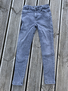 Zara poiste teksad, suurus 128cm (8A) (2 foto / 3)