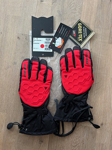 Dainese Gore-Tex Primaloft meeste mäesuusakindad (4 foto / 4)
