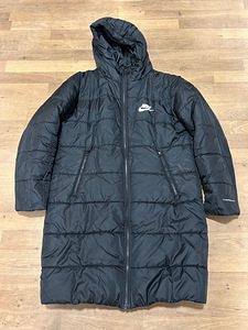 Зимняя куртка Nike (2 фото из 4)