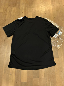 Uus Nike Dri-Fit Miles meeste trennisärk (6 foto / 10)