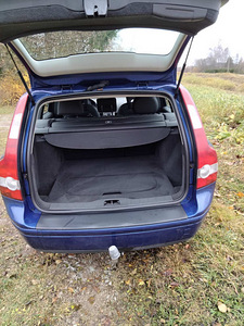 Volvo V50 (3 фото из 7)