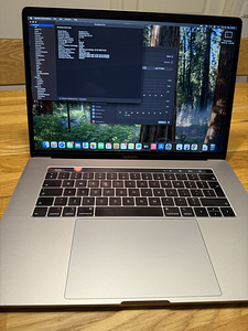 MacBook Pro 15" (2019) – i9 / 16GB RAM / 512GB SSD (9 foto / 9)