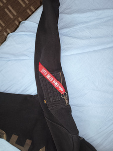 Alpha industries худи (4 фото из 4)
