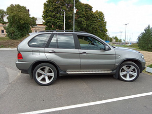 BMW x5 160kw 2004 (8 foto / 11)