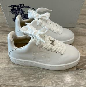 Burberry tossud (36,5) originaal (1 foto / 6)