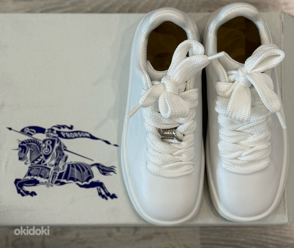 Кроссовки Burberry (36,5) оригинал