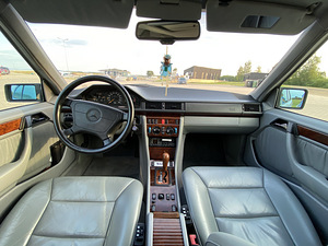 Mercedes-benz E220 W124 1994 (8 foto / 9)