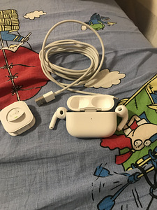 Продам Airpods pro gen 2 Цена :215 евро В комплекте зарядк (6 фото из 6)