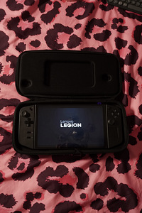 Lenovo legion go (1 foto / 8)