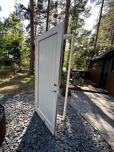 Sissepääsuuksed (2 foto / 4)