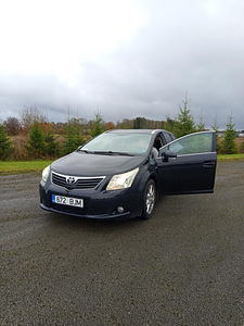 Продается Toyota Avensis (2 фото из 10)